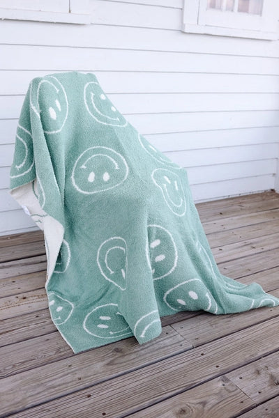 PINK DEALS* Happy Smiley Face Luxe Blanket