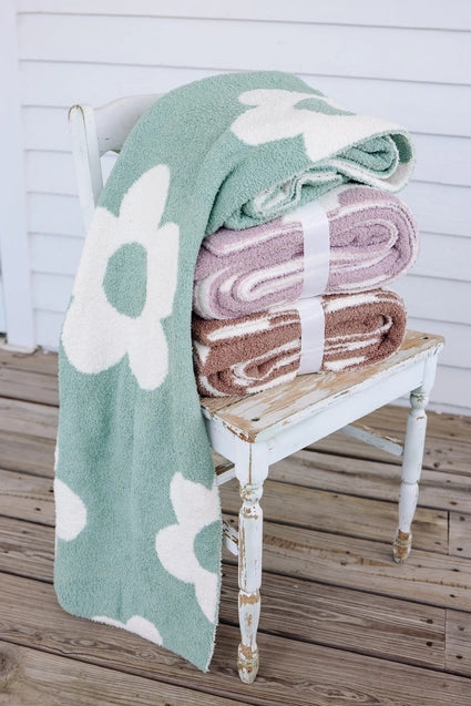 PINK DEALS* Retro Flowers Luxe Blanket