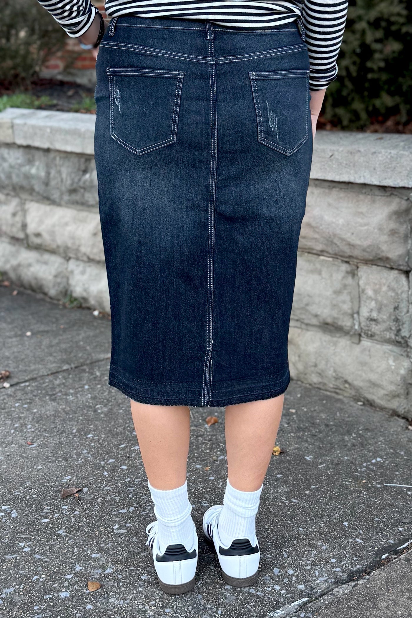 Gianna Distressed Denim Skirt (Blk. Wash)- FINAL SALE