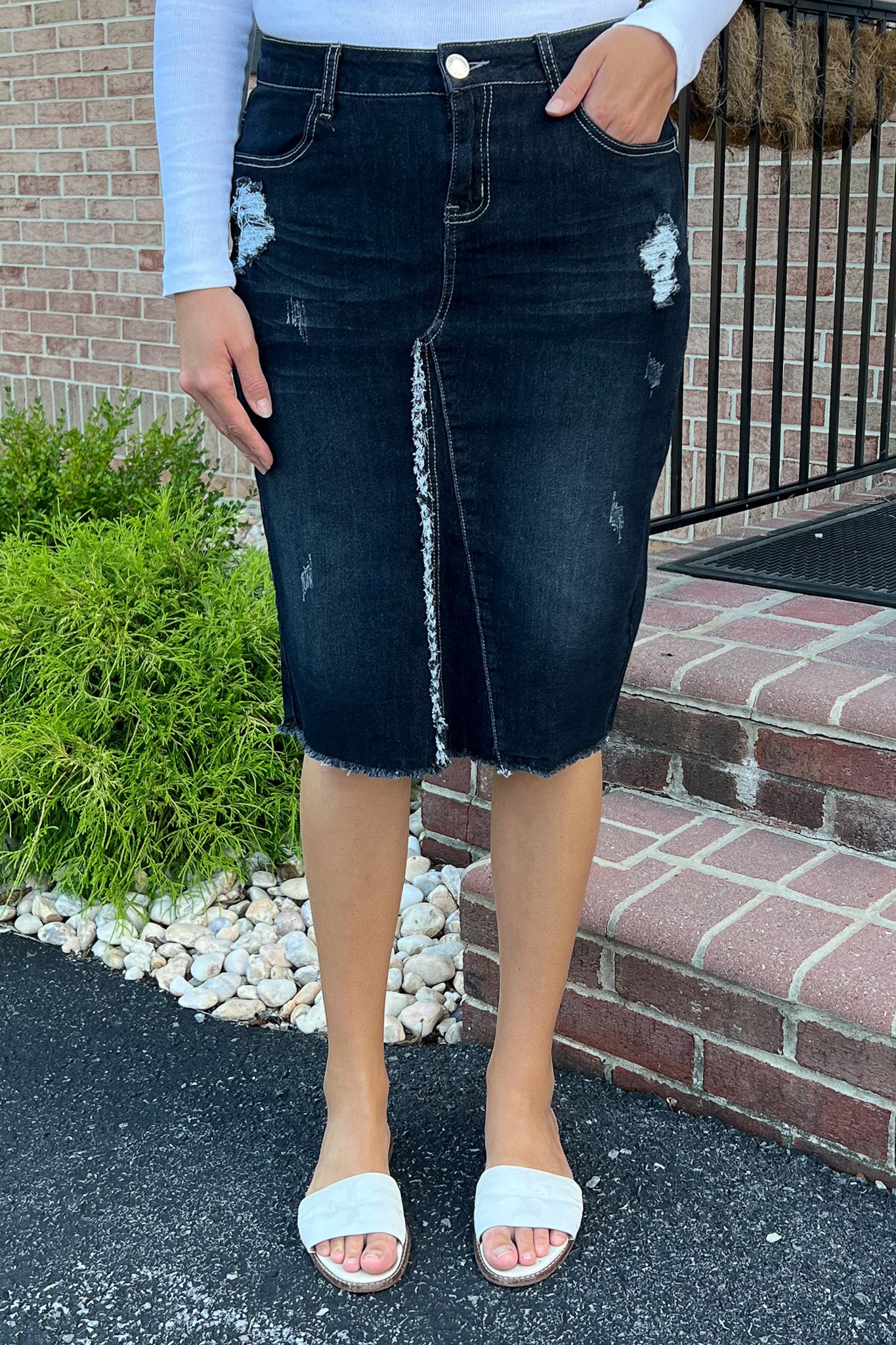 Hazel Distressed Denim in BLK (FINAL SALE)