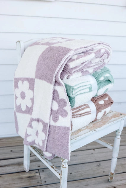 PINK DEALS* Checkered Flowers Luxe Blanket