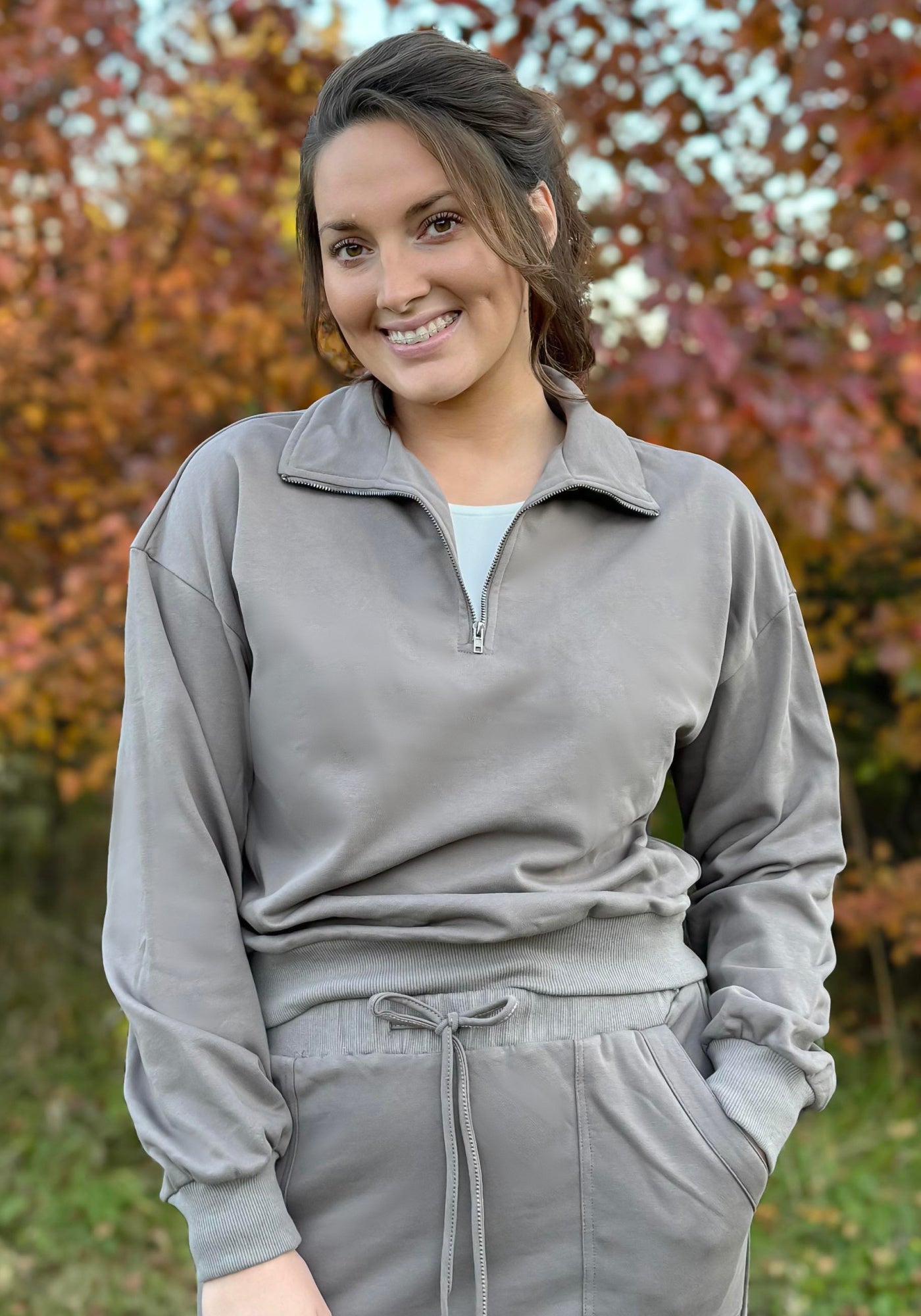 Micah Quarter Zip Sweatshirt in Charcoal