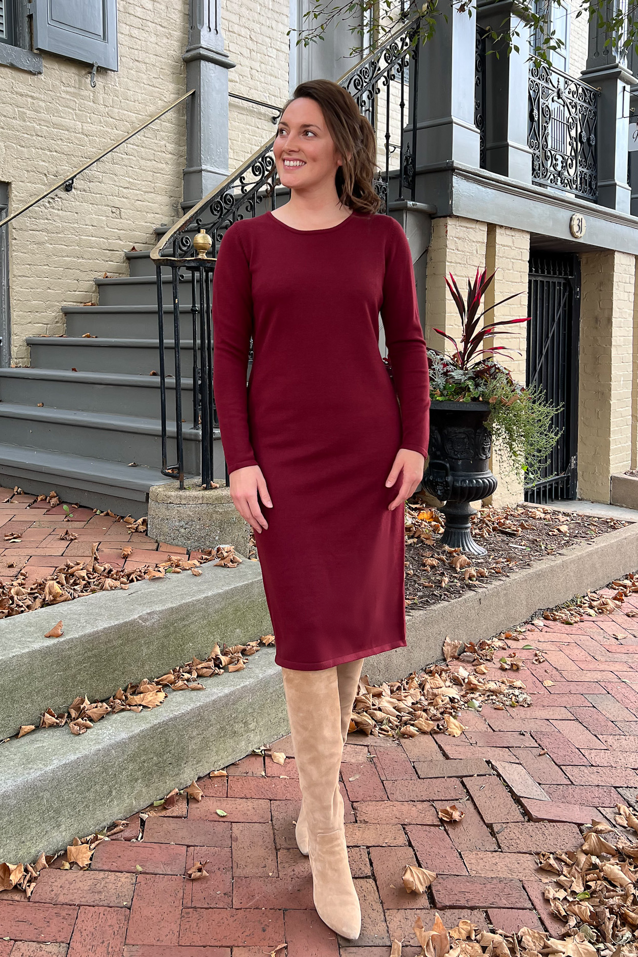 THE QUINN EVERYDAY SCOOP NECK SWEATER DRESS IN BURGUNDY (Final Sale)