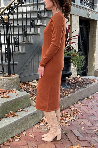 THE QUINN EVERYDAY SCOOP NECK SWEATER DRESS IN TERRACOTTA (Final Sale)